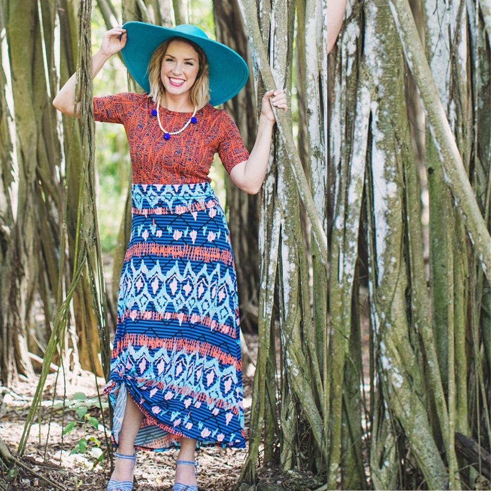 LuLaRoe- High Waisted Maxi Skirt